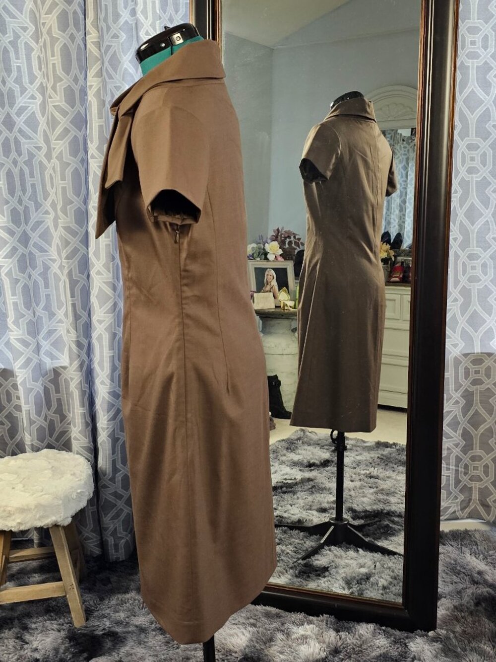 Neiman Marcus Exclusive Bow‑Neck Wool‑Blend Sheath Dress, Size 8, Vintage - Picture 2 of 6